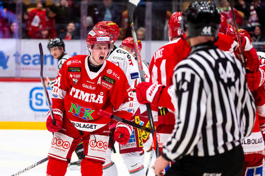 Timrås Jonathan Dahlén jublar