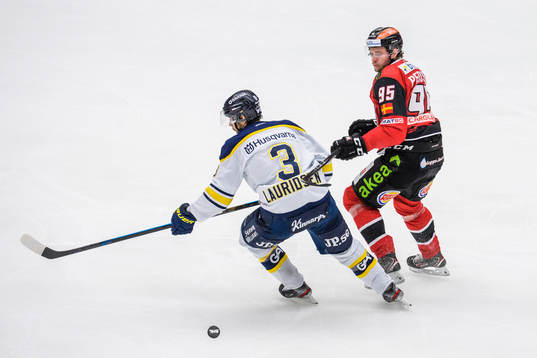 s Markus Lauridsen och Malmö Redhawks Carl Persson