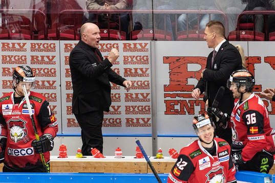 Malmö Redhawks tränare Peter Andersson jublar