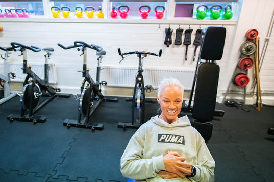 Caroline Seger tränar i gymmet