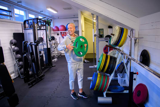 Caroline Seger tränar i gymmet