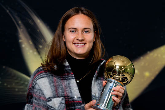 Caroline Graham Hansen of Norway poses with the Gullballen