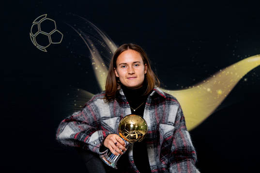 Caroline Graham Hansen of Norway poses with the Gullballen