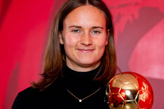 Caroline Graham Hansen of Norway poses with the Gullballen