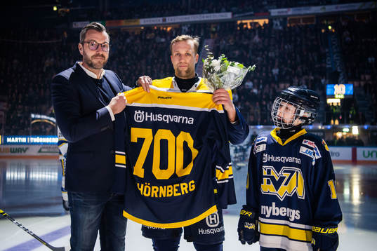 s Martin Thörnberg uppmärksammas för sin 700e match