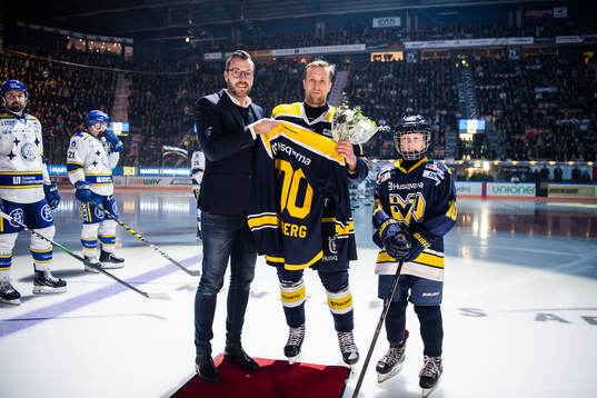 s Martin Thörnberg uppmärksammas för sin 700e match