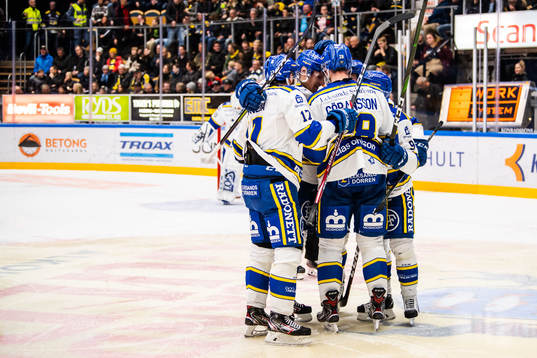 Leksands spelare jublar