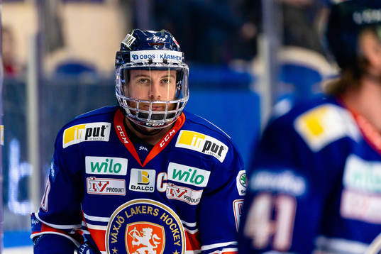 Växjös Erik Josefsson med helvisir