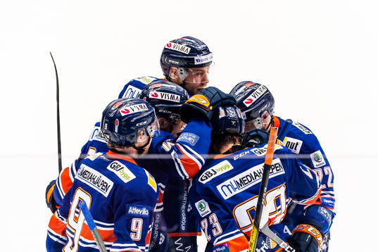 Växjös Roman Horak jublar med lagkamrater