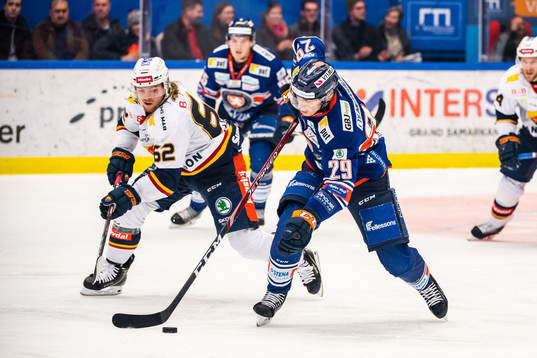 Djurgårdens Manuel Ågren och Växjös Pontus Holmberg