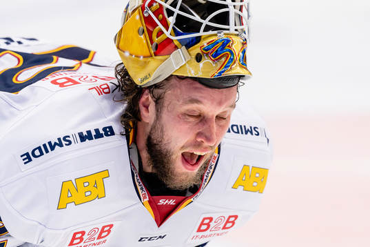Djurgårdens målvakt Karri Rämö deppar
