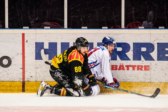 Brynäs Jaedon Descheneau och Oskarshamns Emil Wahlberg