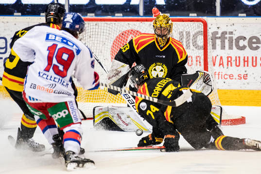 Brynäs målvakt Samuel Ersson och Nicklas Danielsson