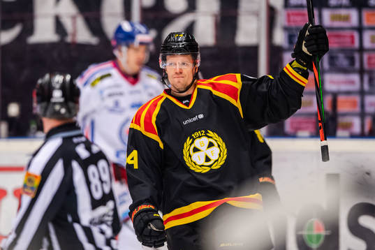 Brynäs Nicklas Danielsson jublar