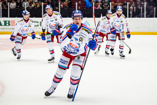 Oskarshamns Jonas Engström jublar