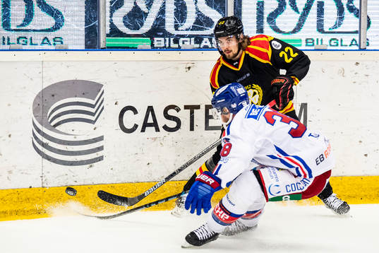 Brynäs Adam Brodecki och Oskarshamns Nichlas Torp