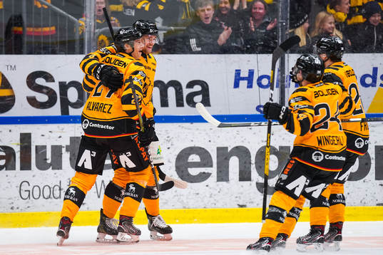 Skellefteås Patrik Norén och Robin Alvarez jublar