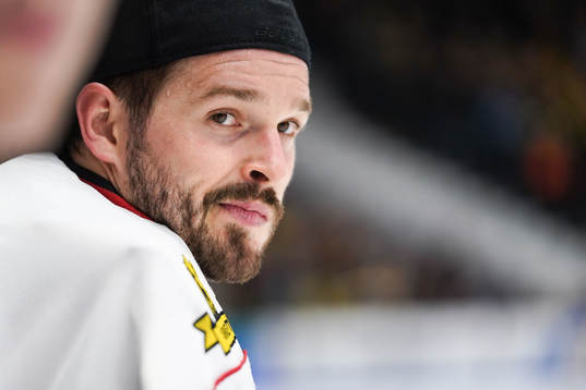 Örebros målvakt Dominik Furch deppar