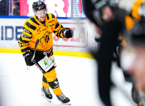 Skellefteås Jonathan Pudas jublar