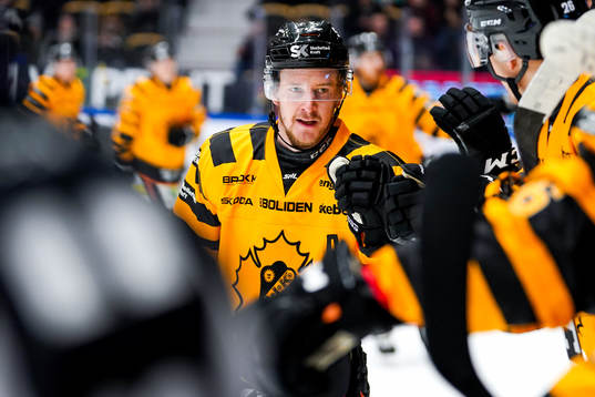 Skellefteås Jonathan Pudas jublar