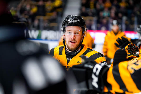 Skellefteås Jonathan Pudas jublar
