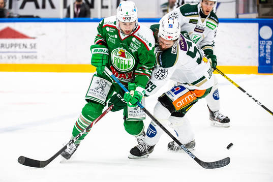 Rögles Kodie Curran och Färjestads Linus Johansson