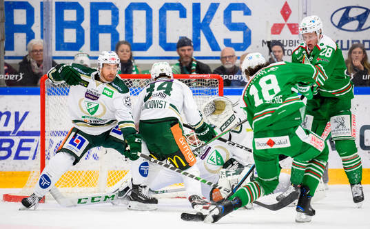 Färjestads målvakt Markus Svensson, Michael Lindqvist och