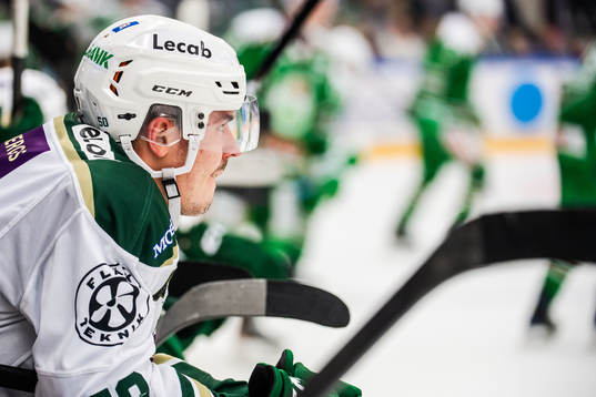 Färjestads Sebastian Erixon deppar
