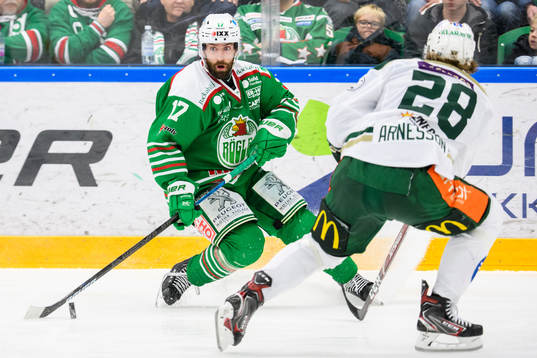 Rögles Taylor Matson och Färjestads Linus Arnesson