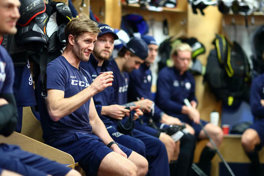 Linköpings Sebastian Karlsson före ishockeymatchen i SHL