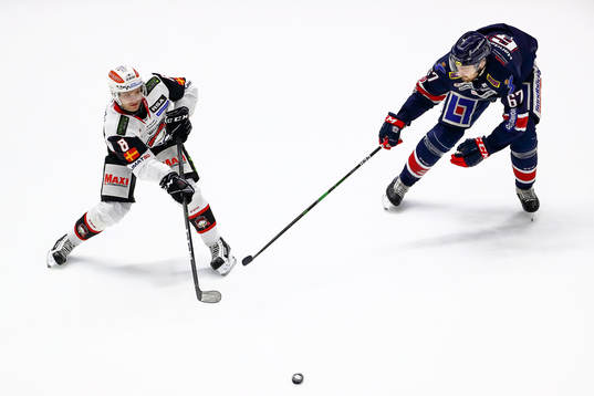Malmö Redhawks Johan Olofsson och Linköpings Jarno Kärki