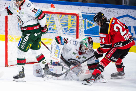 Frölundas målvakt Johan Mattsson och Luleås Victor