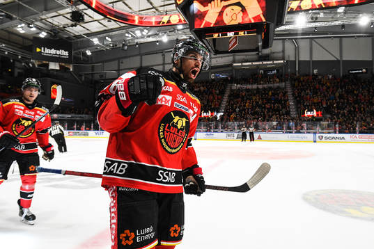 Luleås Niklas Olausson jublar
