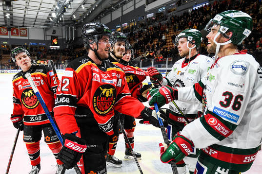 Luleås Oscar Engsund i bråk med Frölundas Brandon Gormley