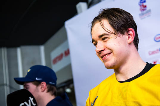 Alexander Holtz of Sweden