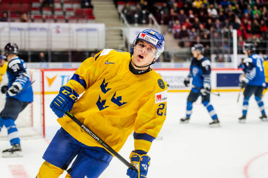 Jonatan Berggren of Sweden looks dejected