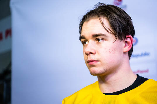 Alexander Holtz of Sweden