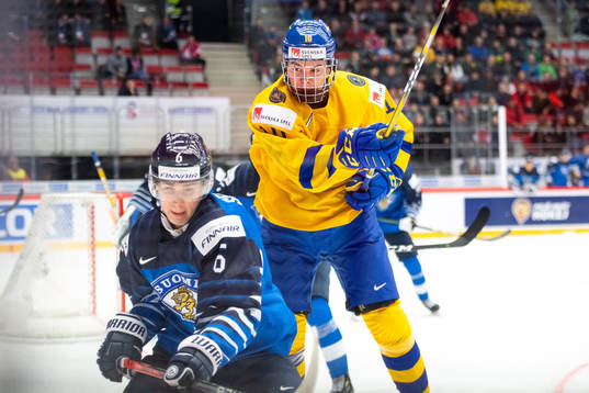 Peetro Seppala of Finland and Alexander Holtz  of Sweden