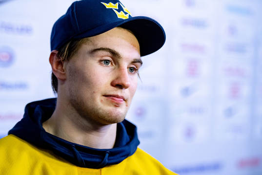 Nils Höglander of Sweden