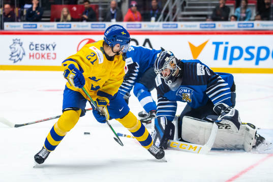 Nils Höglander of Sweden