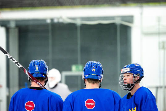 Alexander Holtz, Jonatan Berggren and Lucs Raymond of Sweden