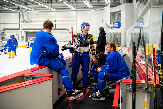 Nils Höglander, Samuel Fagemo and Rasmus Sandin of Sweden