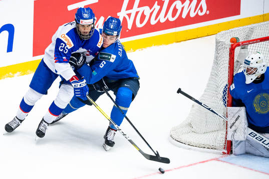 Michal Mrazik of Slovakia and Tamirlan Gaitamirov of