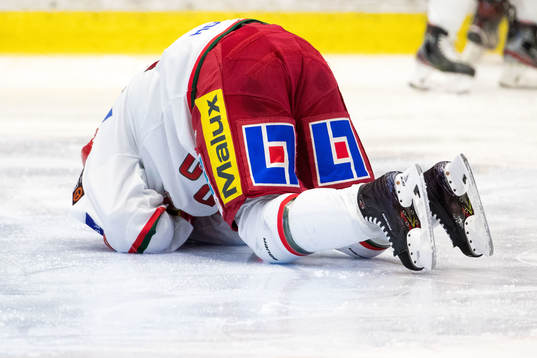 Modos Tobias Enström har ont