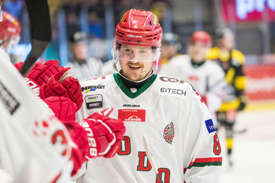Modos Patrik Karlkvist jublar
