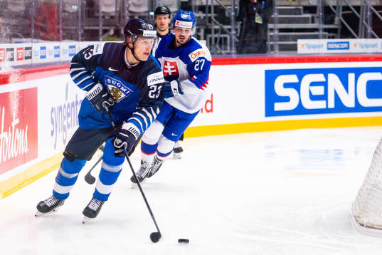 Ville Petman of Finland and Maxim Cajkovic of Slovakia