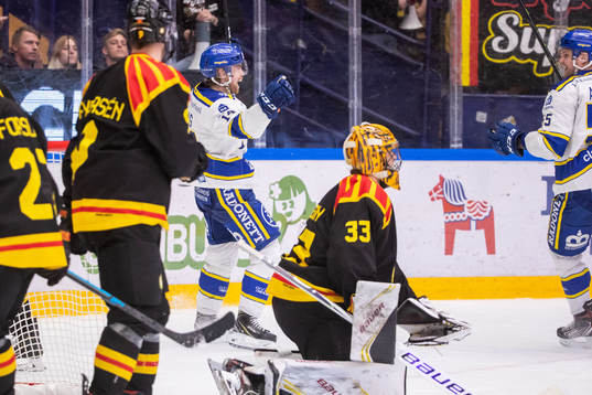 Leksands Oskar Lang jublar
