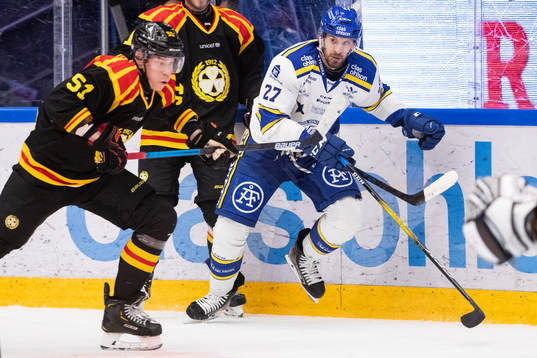 Brynäs Tomi Sallinen och Leksands Marek Hrivik