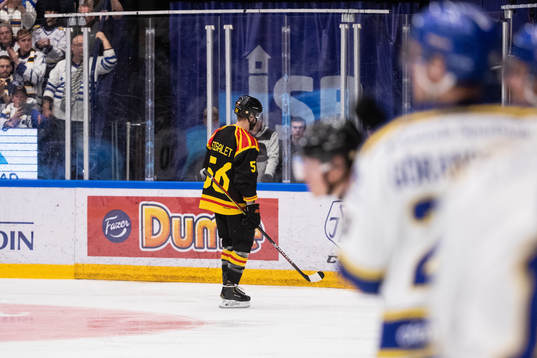 Brynäs Jonathan Sigalet lämnar isen