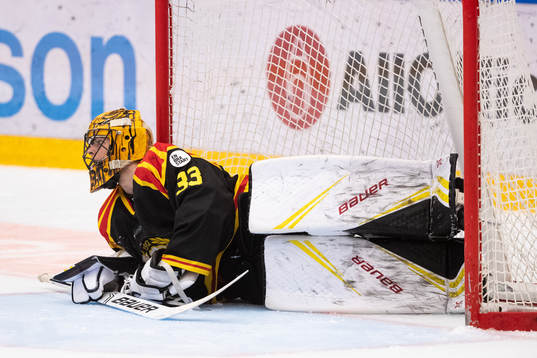 Brynäs målvakt Samuel Ersson deppar